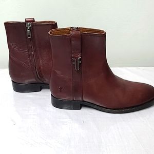 FRYE size 6B Maroone ankle boots